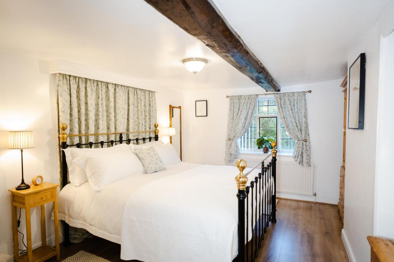 Hovell Hall Country Bed And Breakfast NWI Exterior photo