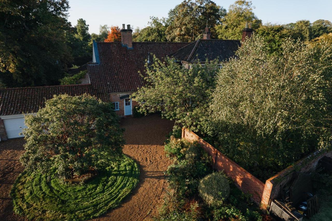 Hovell Hall Country Bed And Breakfast NWI Exterior photo